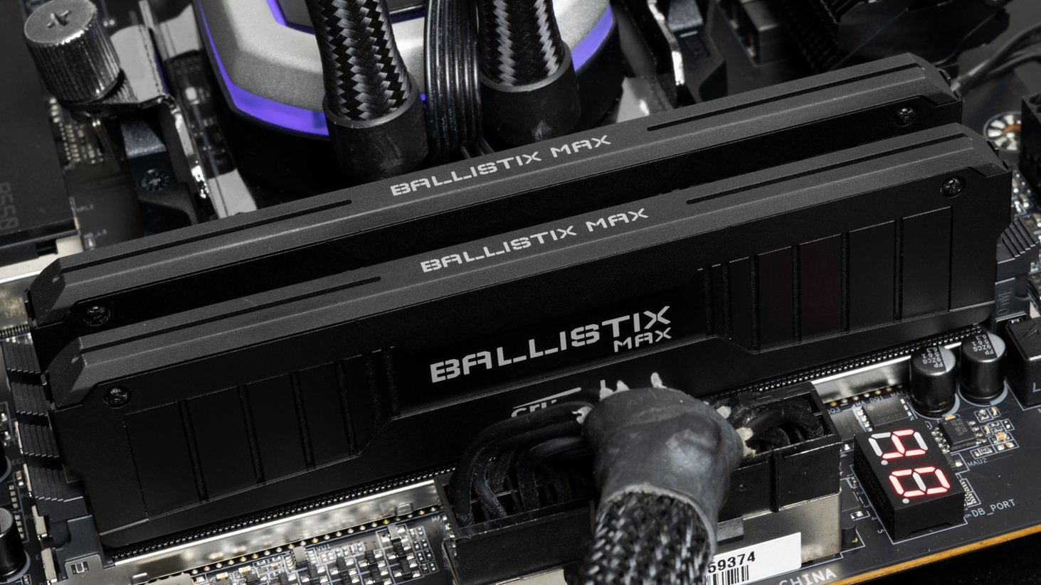 Память 3600. Crucial Ballistix ddr4. Crucial Ballistix Max RGB. MSI 590 ddr4 Ram crucial Ballistix Max. ДНС crucial Ballistix ddr4.